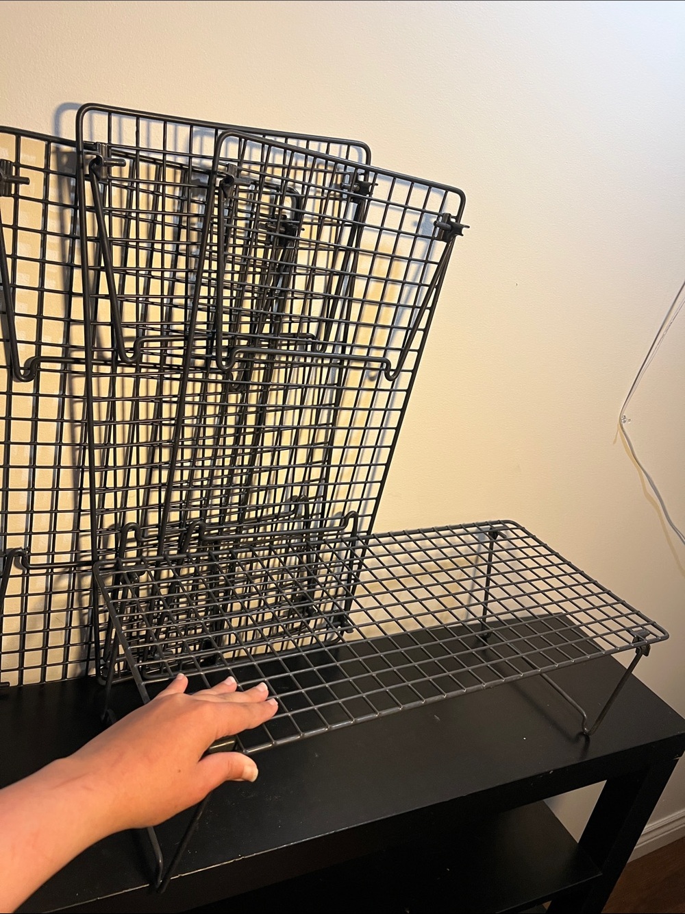 four shoe rack Metal Wire Cooling Rack - Gray